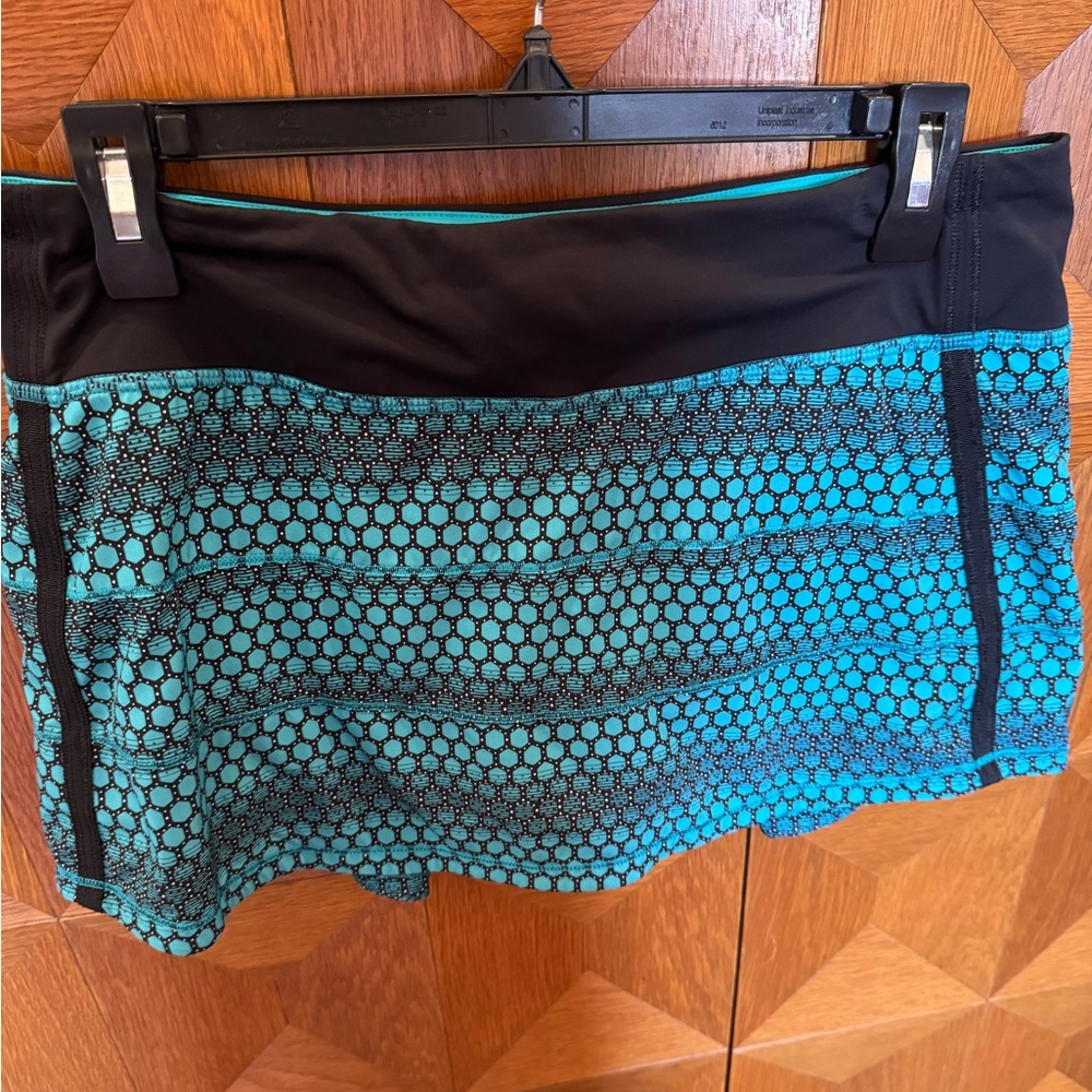 Lululemon Turquoise and Black Skirt